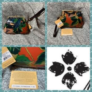 👛Patricia Nash Winter Bloom Savena Leather Wristlet - C